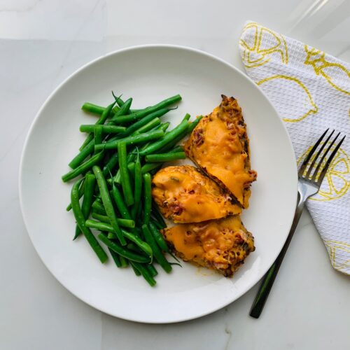 Bacon and cheddar chicken with French green beans