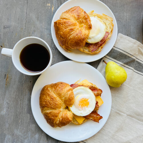 Breakfast Sandwiches(2): Bacon and egg on Croissant