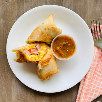 Breakfast: Ham and cheddar breakfast wrap (Family)