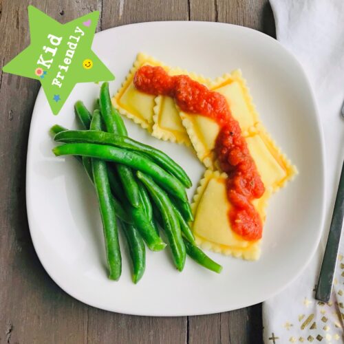 Kid's Menu: cheese ravioli with green bean