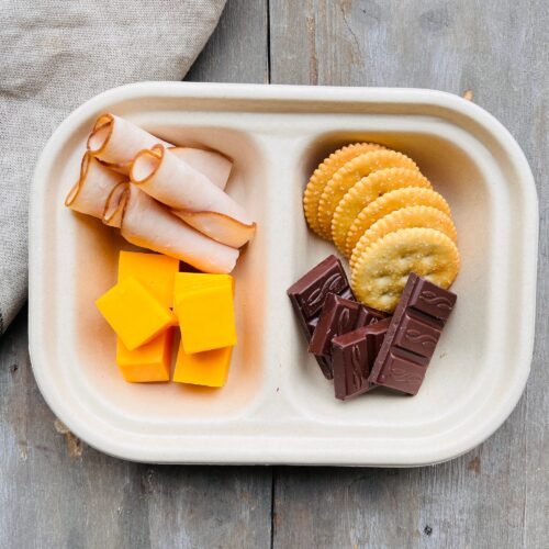 Snack Pack: Cheddar Cheese, turkey rollup, Ritz Crackers, & Dark Chocolate