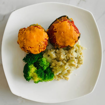 Stuffed peppers with mashed cauliflower