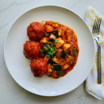 Vegan: impossible balls with ratatouille