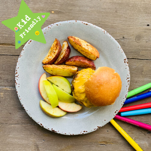 Kid's Menu: Cheeseburger, potato wedge and apple