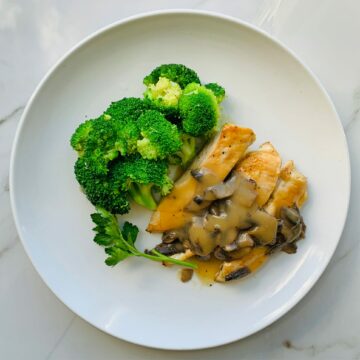 Chicken marsala with broccoli