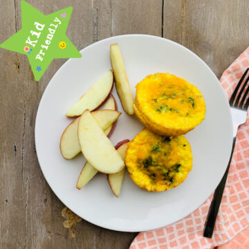 Kid's Menu: Spinach egg cups with apple