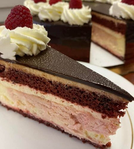 Christmas: Red Velvet Christmas Cheesecake (Delivery on 12/23)